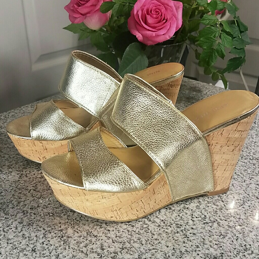 NWOT Nine West Golden Platform Leather Wedges
